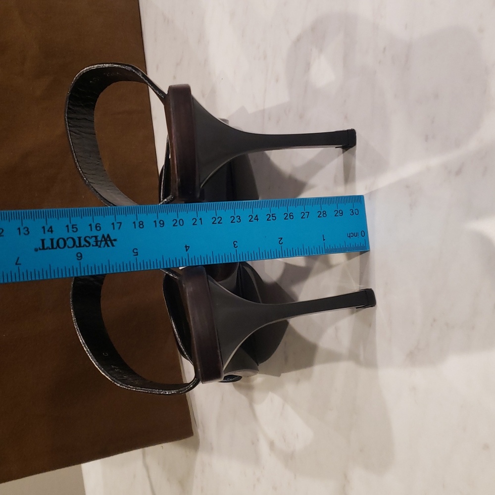 Gucci Leather Sandals Double Strap.   4" Heel Size 7 Tan Color - Picture 8 of 10